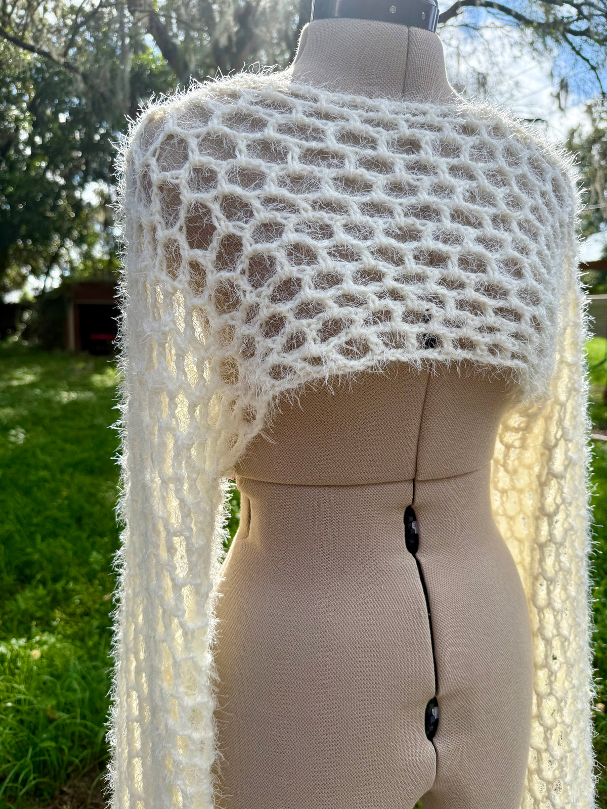 Angelic Kiss Shrug