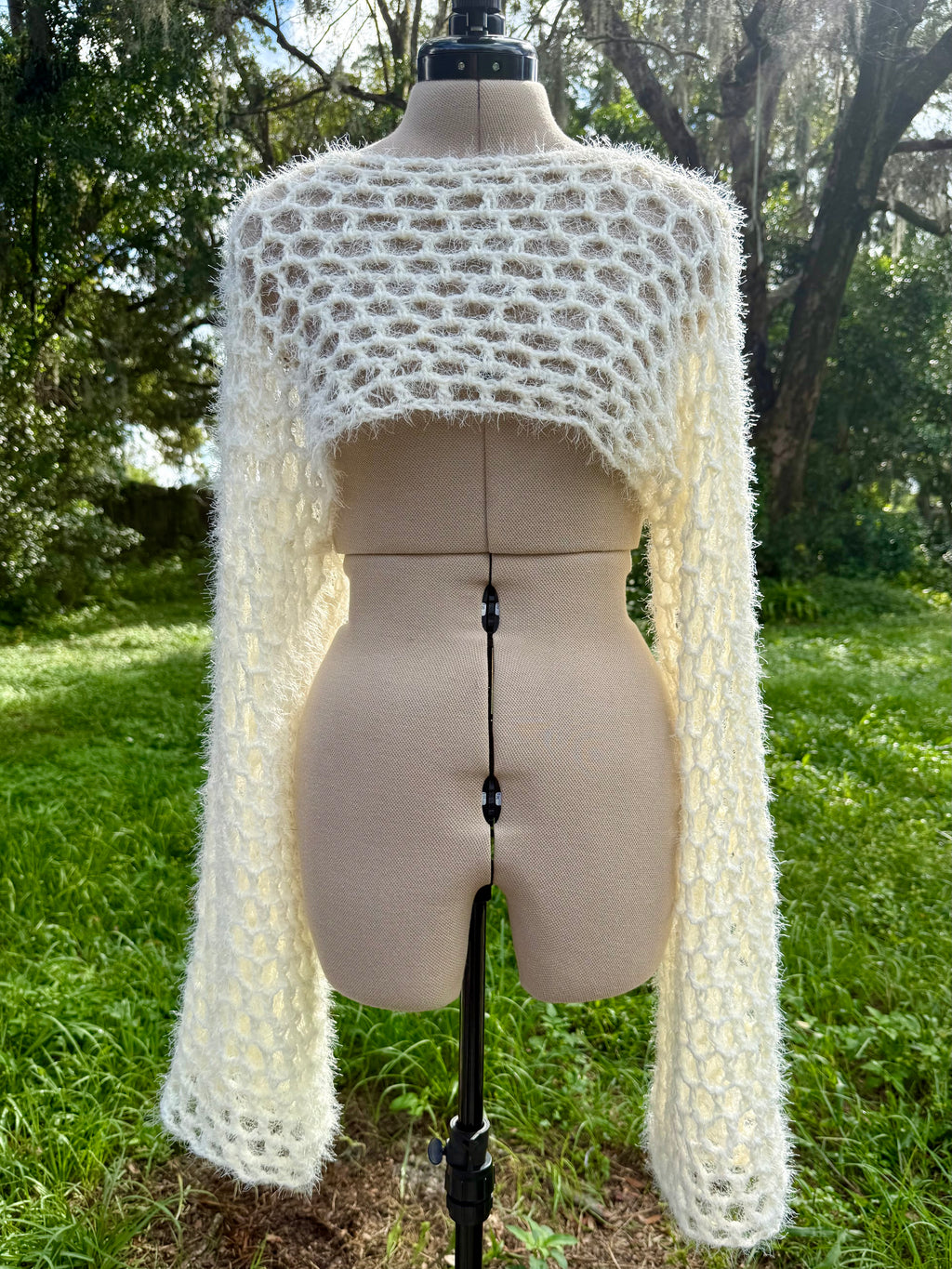 Angelic Kiss Shrug