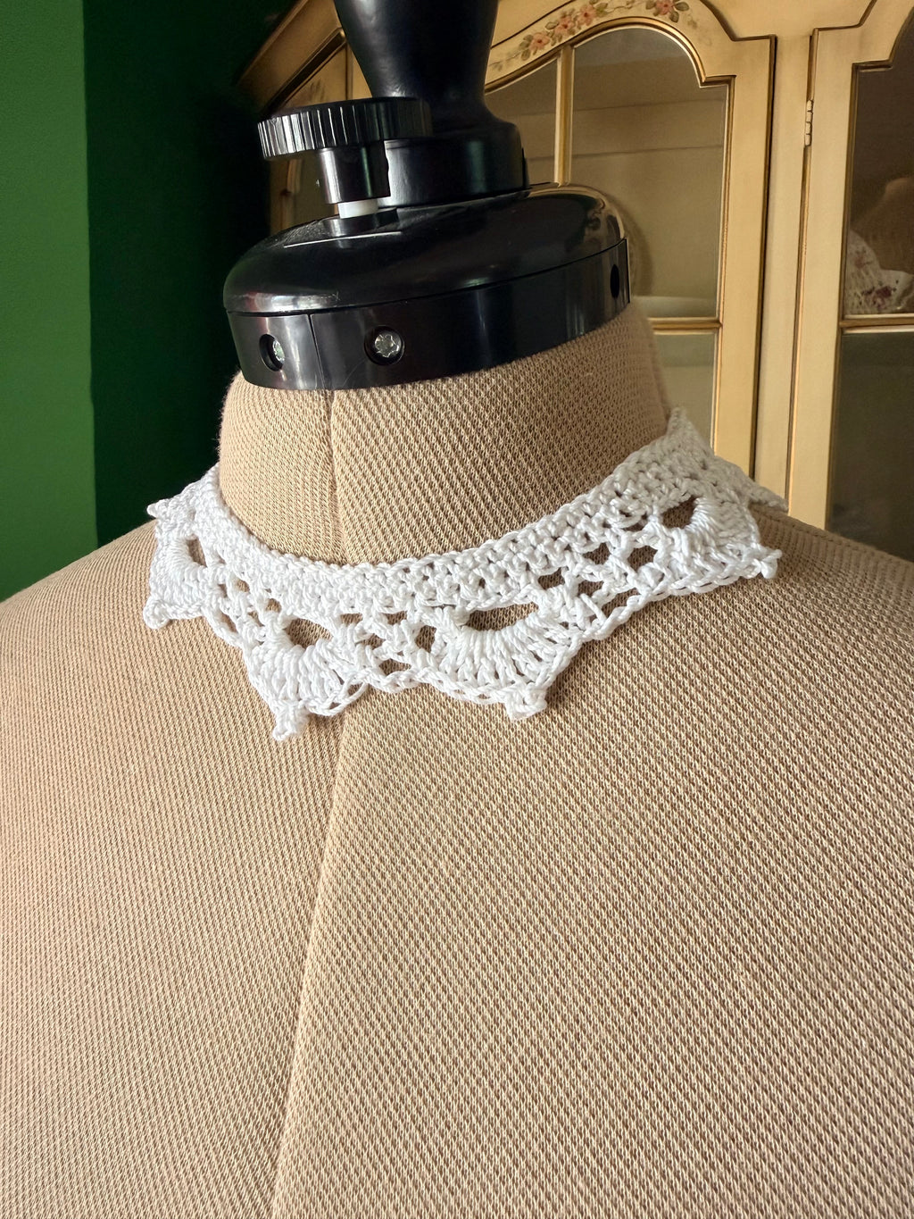 White Choker