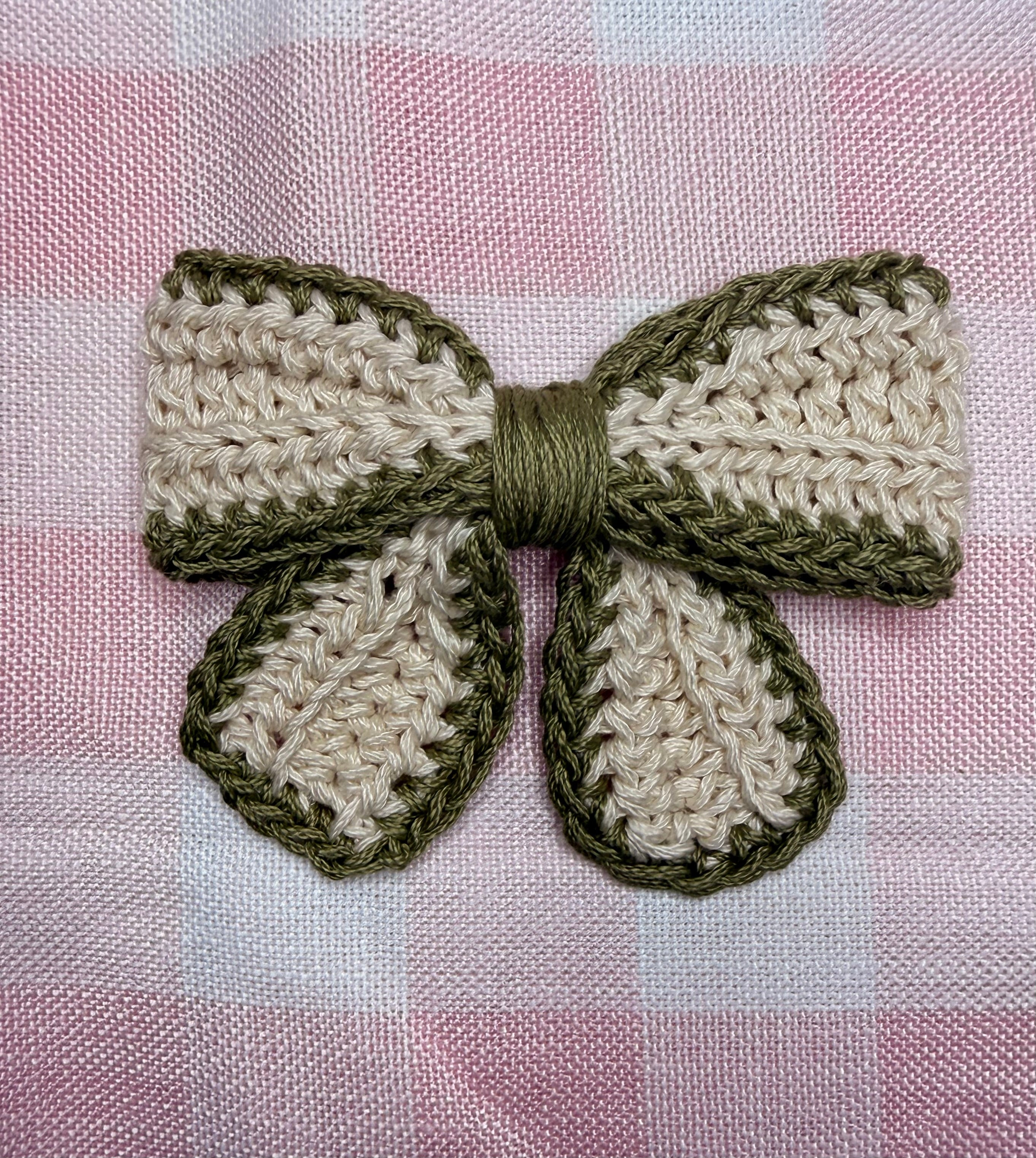 Small Tan/Green Bow