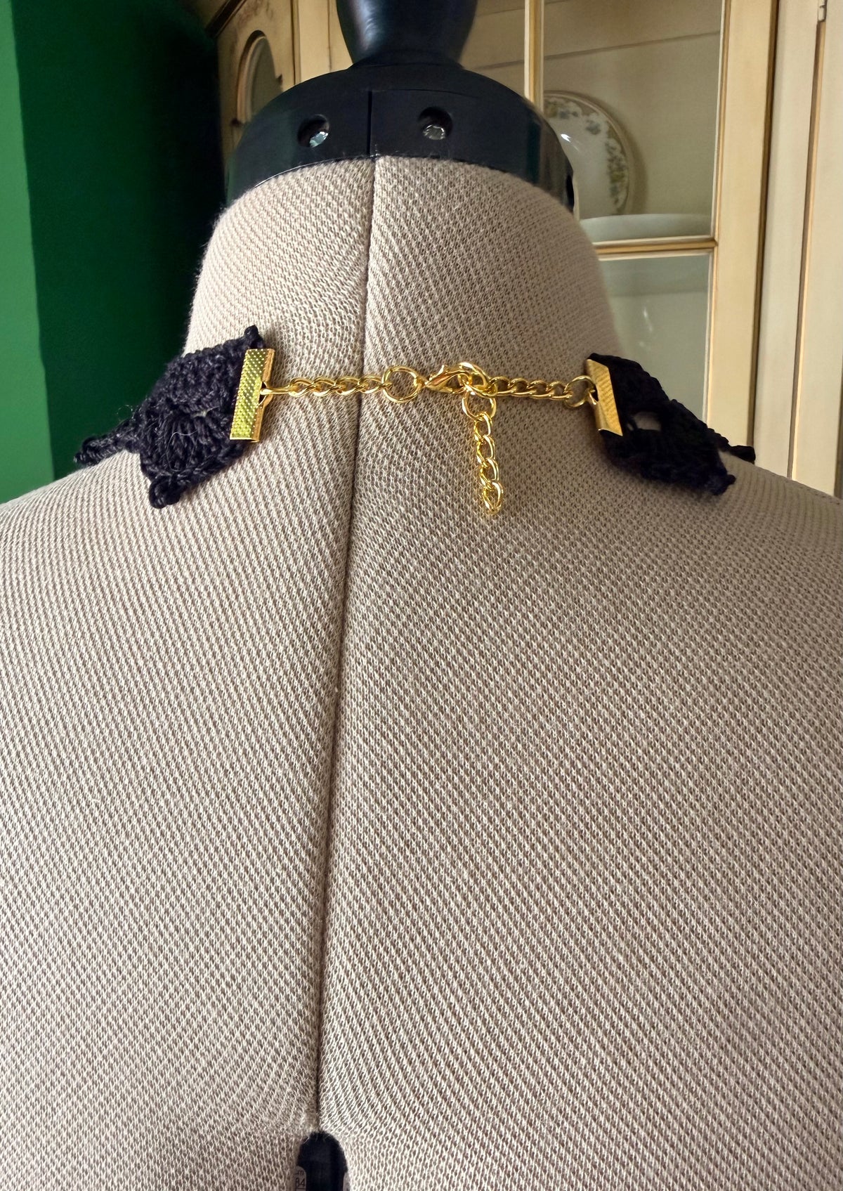 Charming Black Choker