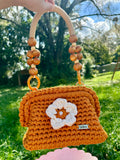 The Honey Daisy Kiss Lock